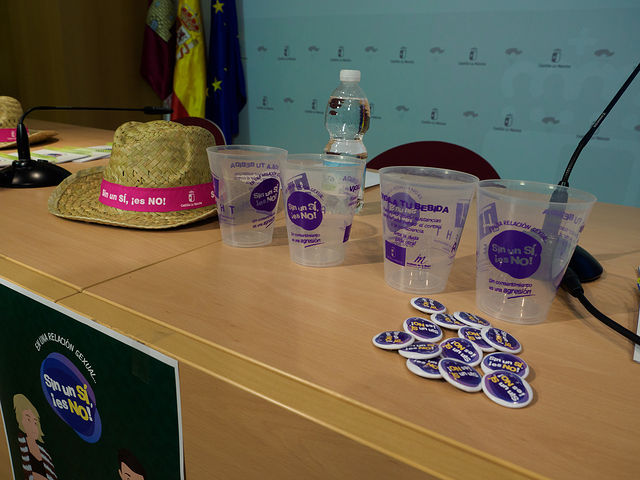 Los hosteleros albaceteños repartirán 40.000 vasos con el lema \'Sin un sí es un no\' esta Feria